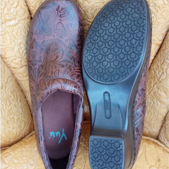 YUU women's shoes/clog - Picture 3 of 3